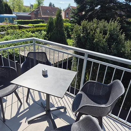 4 Separate In Traumlage Mit Garten Apartment Dornum